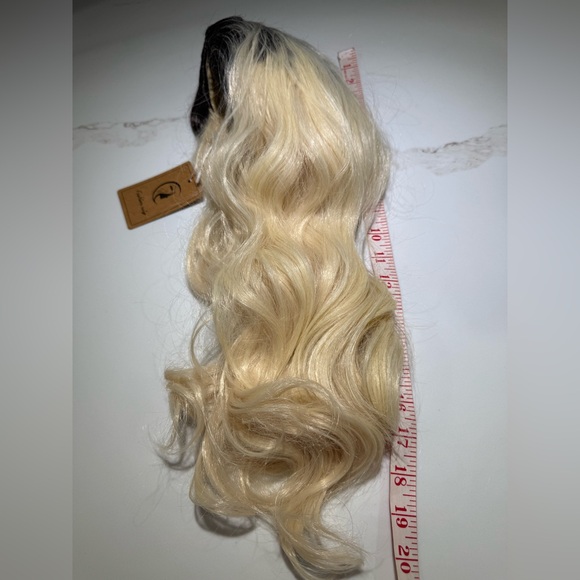 HAIR, 20-21” Wavy, Comb Back, Black/Blonde - Picture 13 of 15